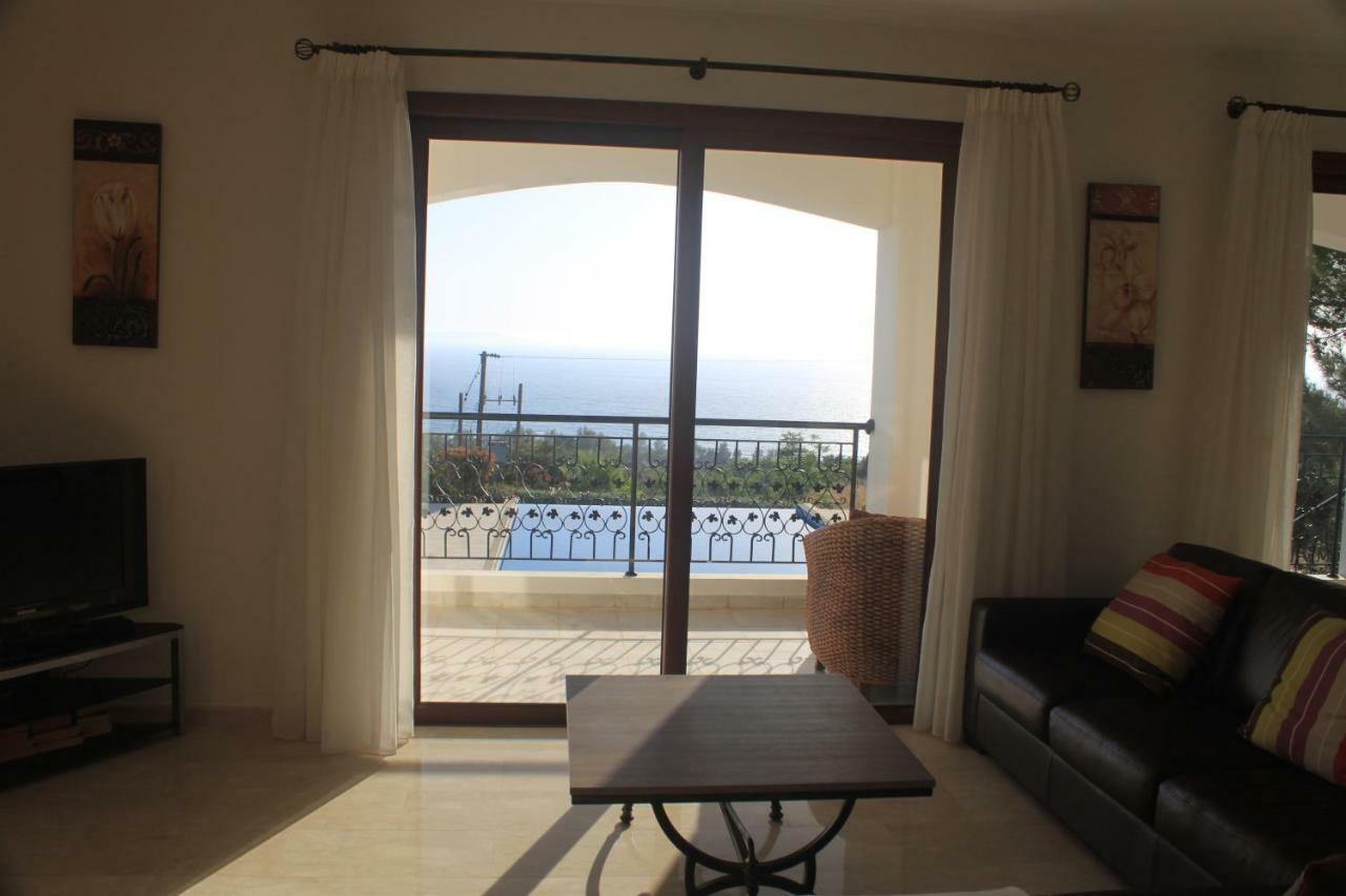 Martika Luxury Villa Agia Marina  Esterno foto