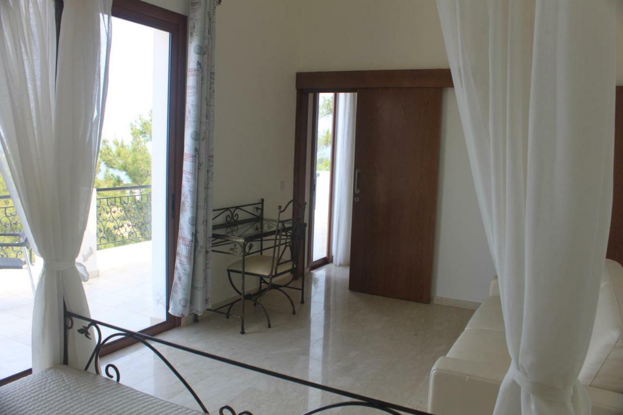 Martika Luxury Villa Agia Marina  Esterno foto