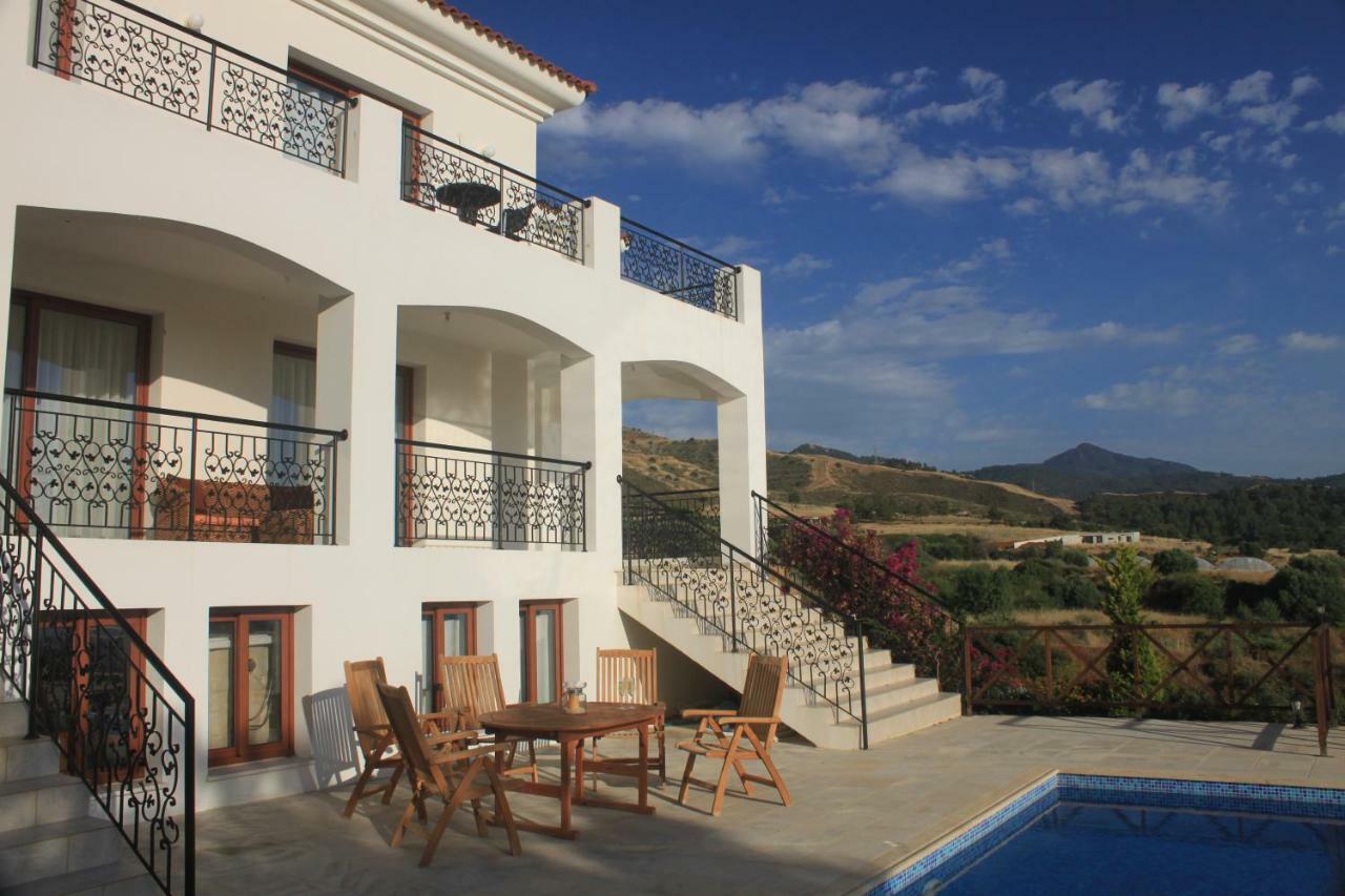 Martika Luxury Villa Agia Marina  Esterno foto