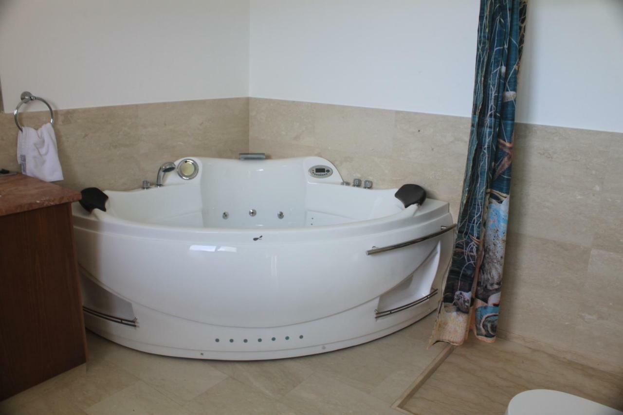 Martika Luxury Villa Agia Marina  Esterno foto